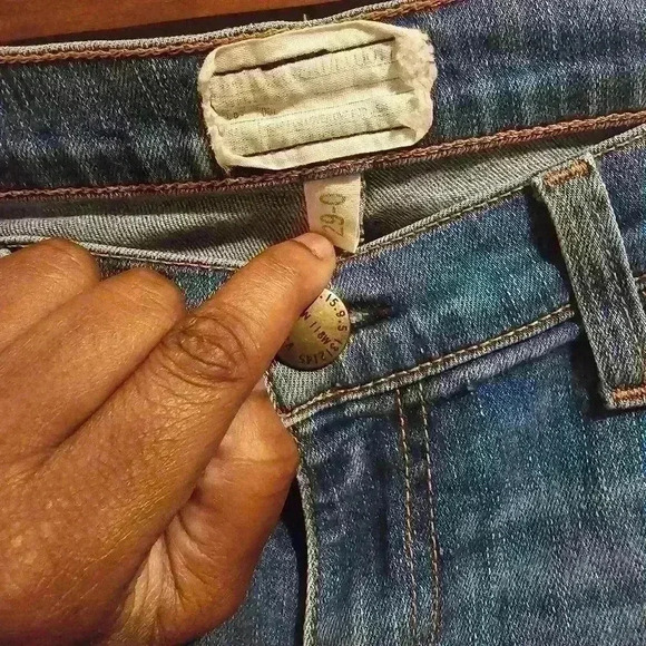 P7037A current Elliot carnival  flared  slim  bell low rise bell  medium wash - Picture 4 of 8